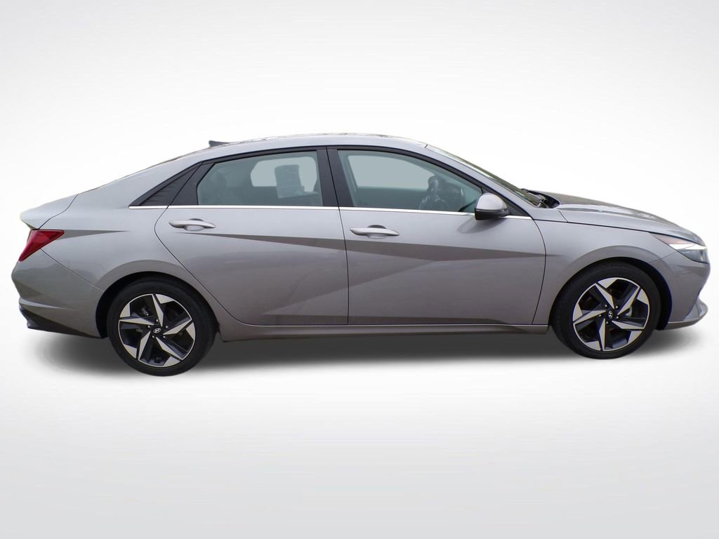 Certified 2023 Hyundai Elantra Limited w/ Cargo Package FWD image 5