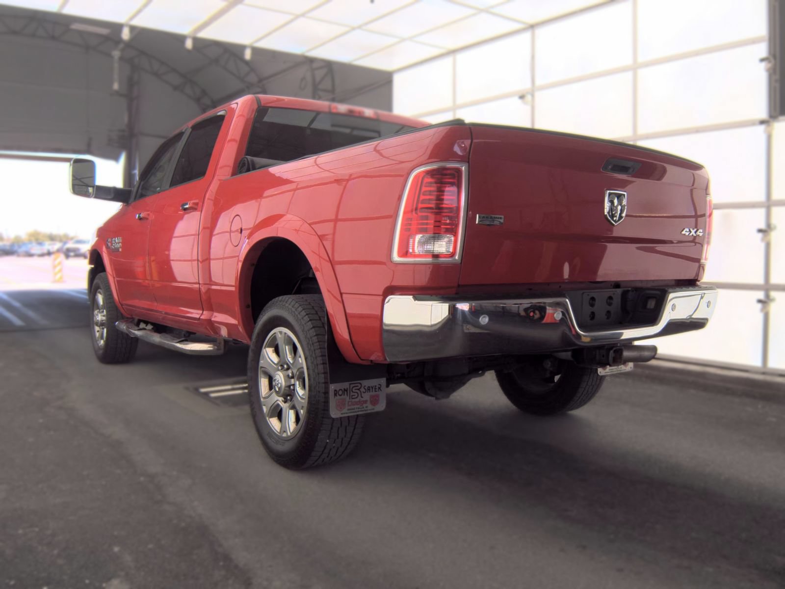 Used 2016 RAM 2500 Laramie w/ Cold Weather Group AWD/4WD image 6