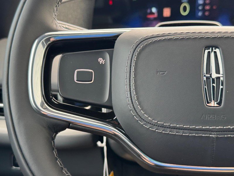 New 2025 Lincoln Navigator Reserve image 22
