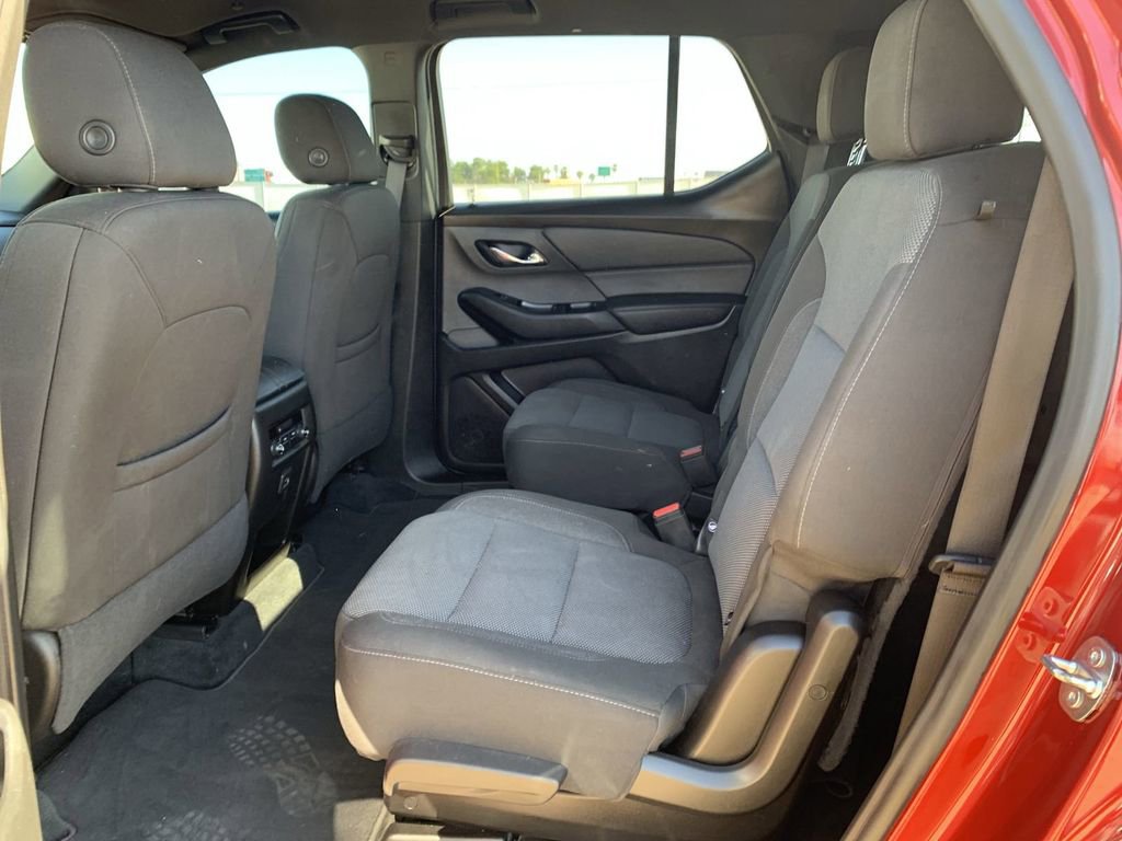 Used 2023 Chevrolet Traverse LT FWD image 23