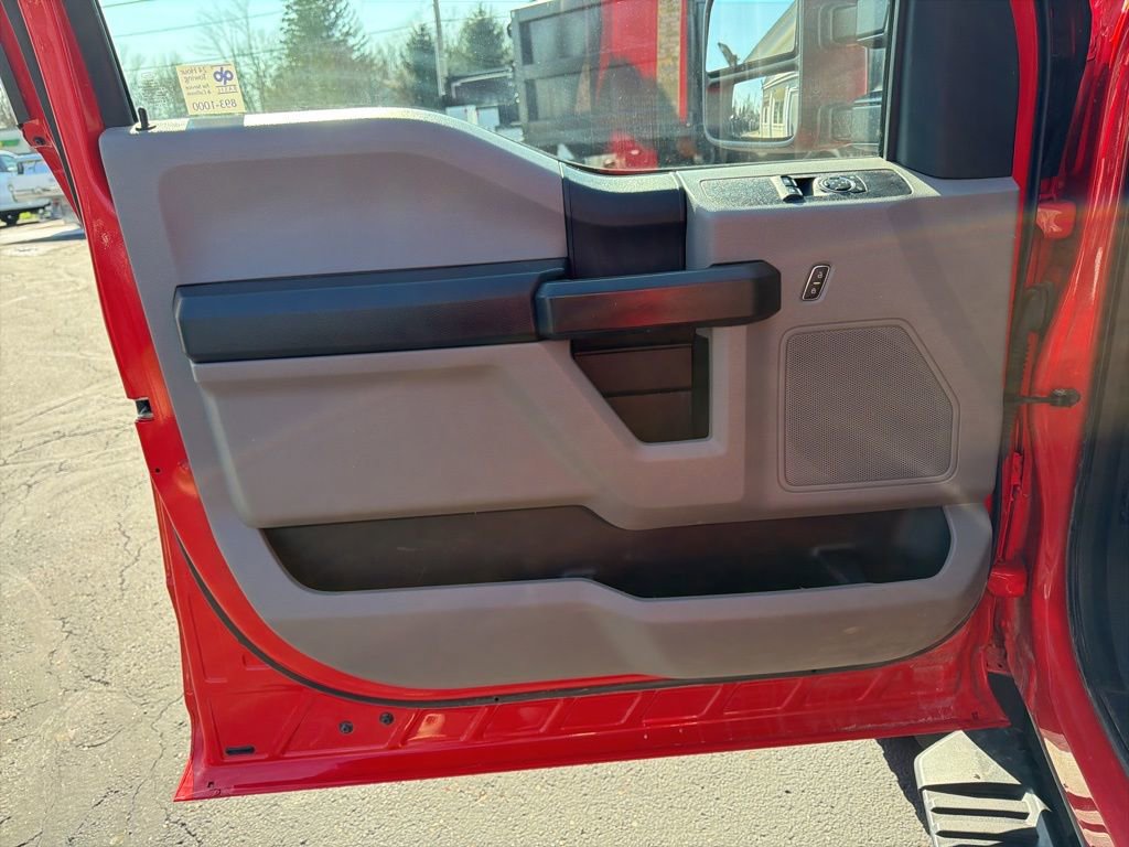 Used 2018 Ford F550 4x4 Regular Cab Super Duty image 5