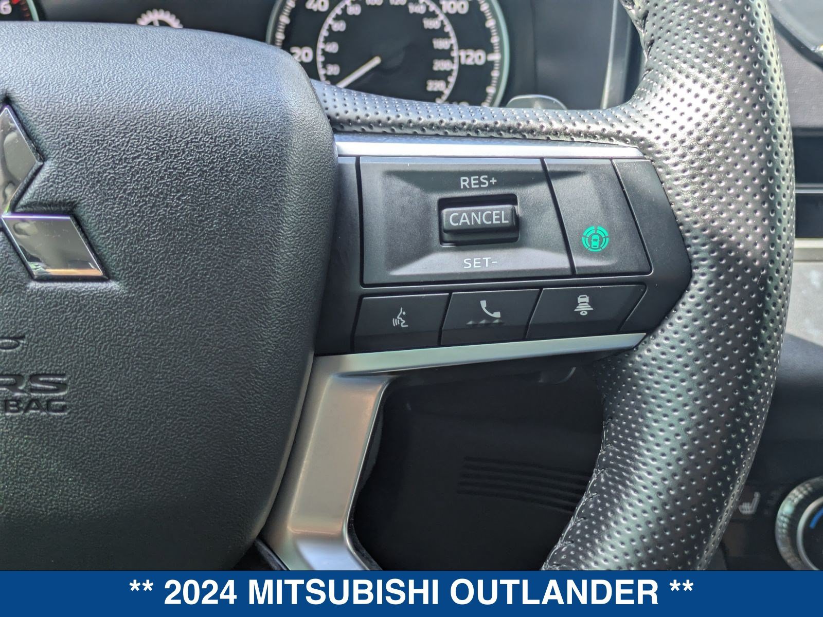 Used 2024 Mitsubishi Outlander SE FWD image 27