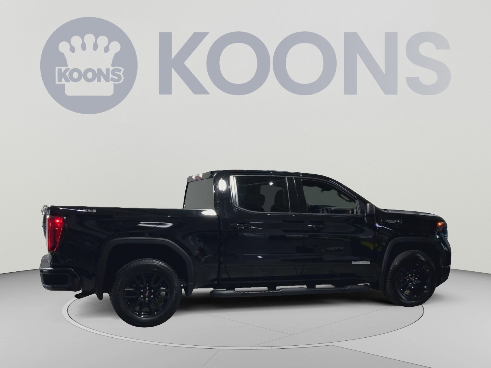 Used 2023 GMC Sierra 1500 Elevation AWD/4WD image 2