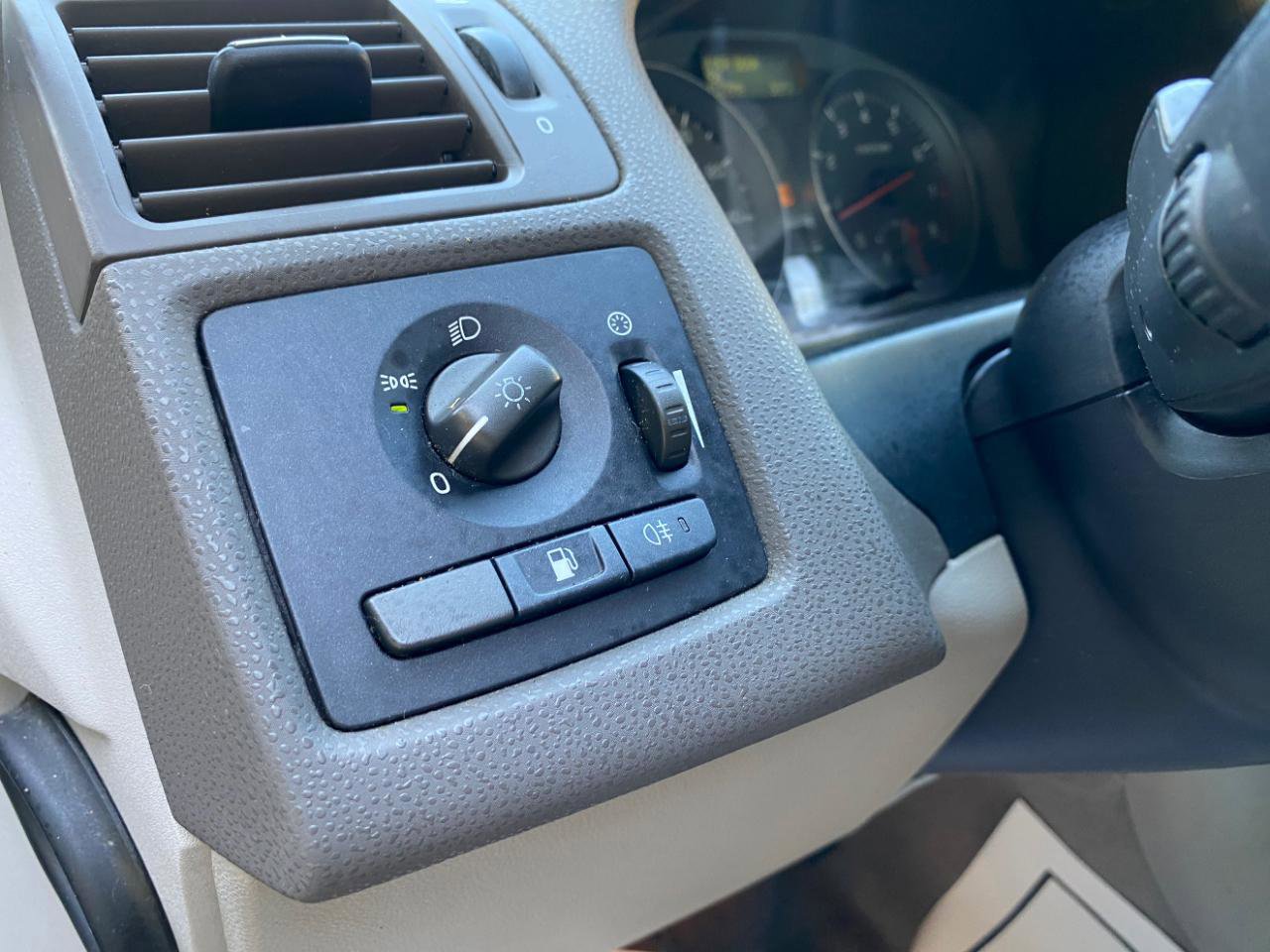 Used 2009 Volvo S40 2.4i FWD image 55