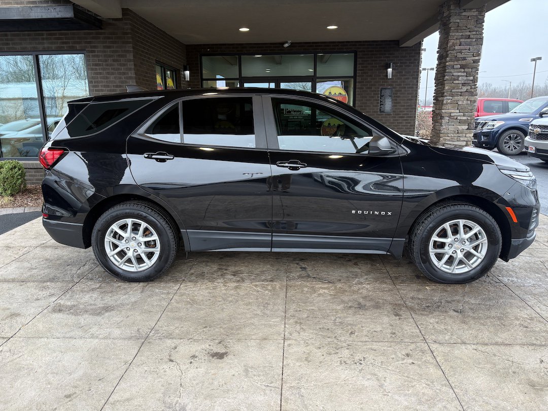 Used 2022 Chevrolet Equinox LS image 6