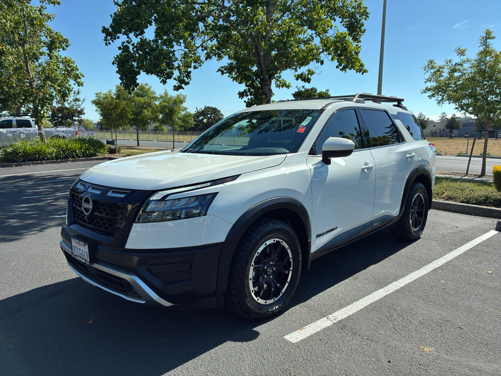 Used 2025 Nissan Pathfinder Rock Creek AWD/4WD image 10
