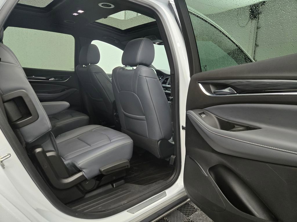 Used 2024 Buick Enclave Essence image 43