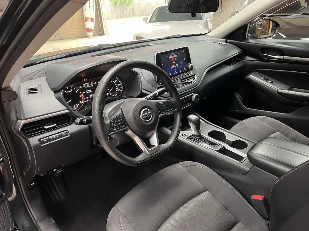 Used 2022 Nissan Altima 2.5 SV FWD image 10