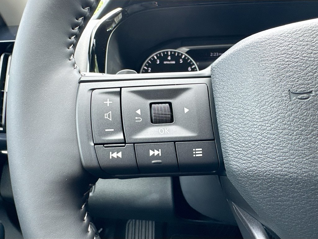 New 2026 Nissan Pathfinder SV FWD image 9