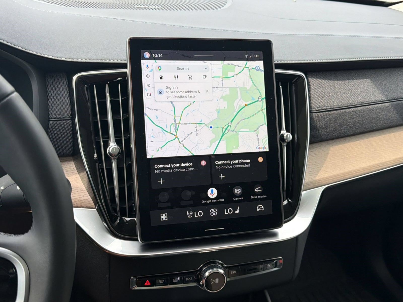Certified 2025 Volvo XC90 B5 Plus AWD/4WD image 18
