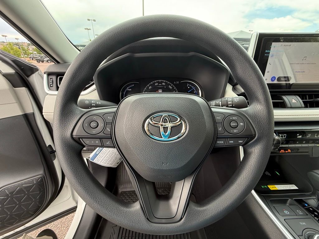 Used 2025 Toyota RAV4 XLE image 17