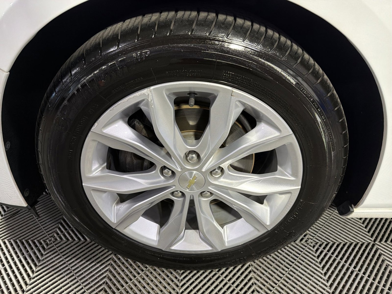 Used 2020 Chevrolet Malibu LT image 17