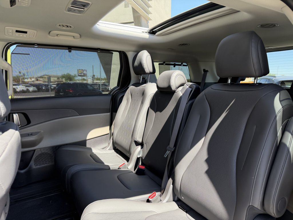 Used 2026 Kia Carnival SX FWD image 37
