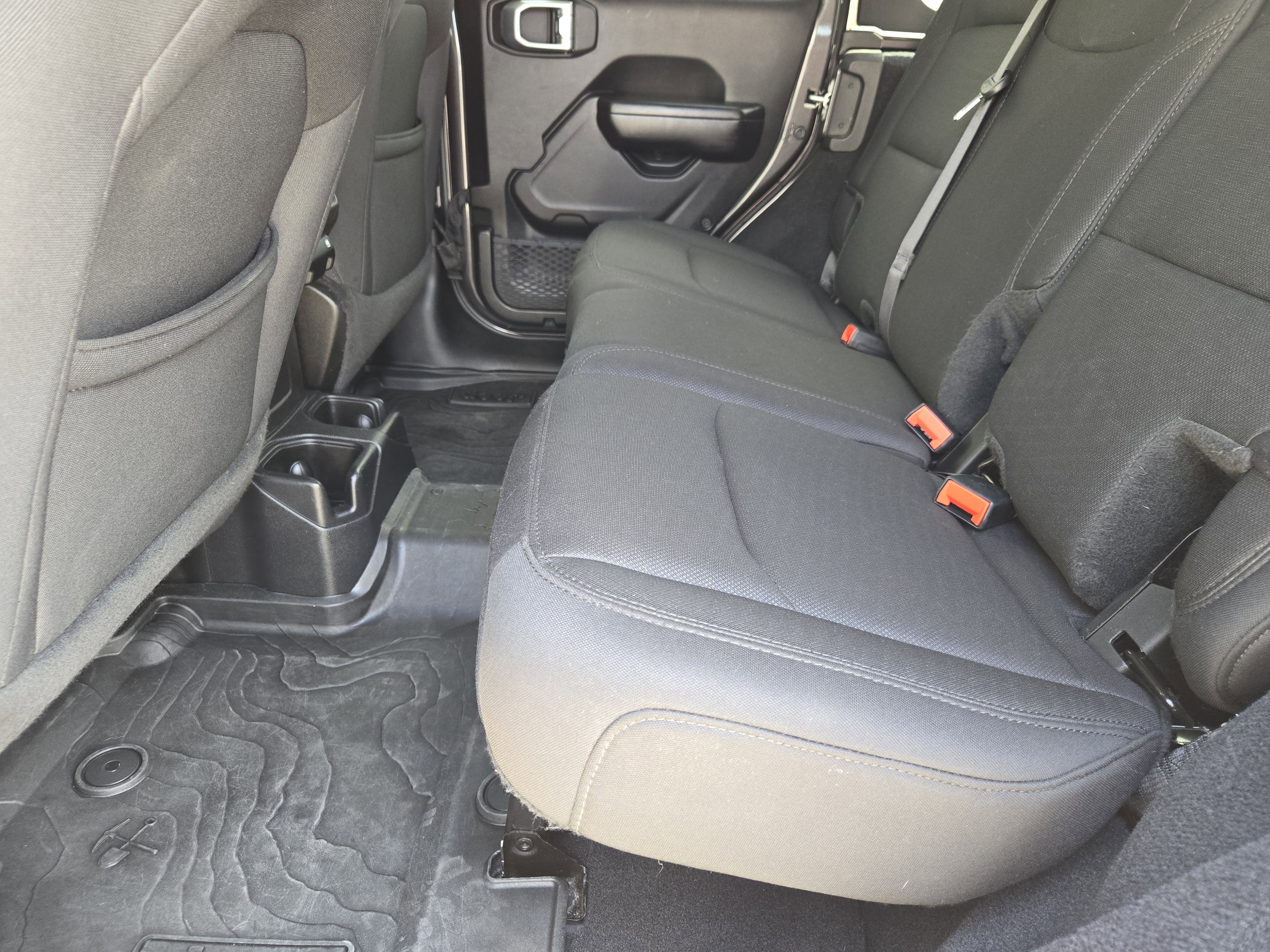 Used 2019 Jeep Wrangler Unlimited Sport S AWD/4WD image 30
