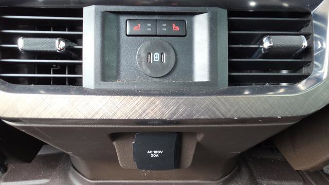 Used 2025 Ford F250 King Ranch w/ FX4 Off-Road Package image 30