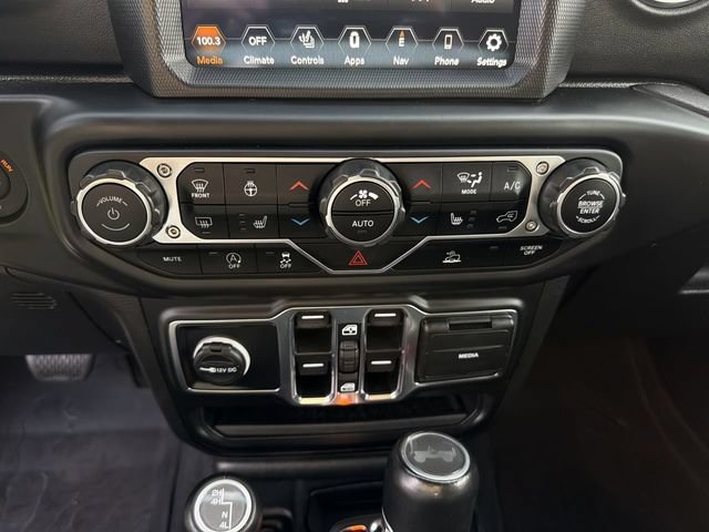 Used 2023 Jeep Wrangler Unlimited Sahara w/ Cold Weather Group AWD/4WD image 21