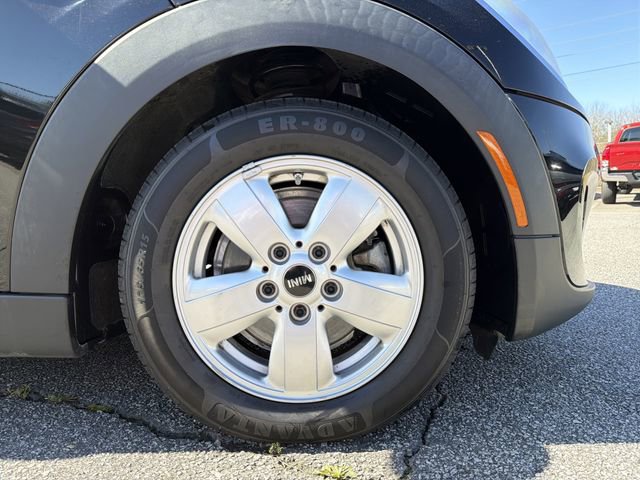 Used 2017 MINI Cooper 4-Door Hardtop image 12