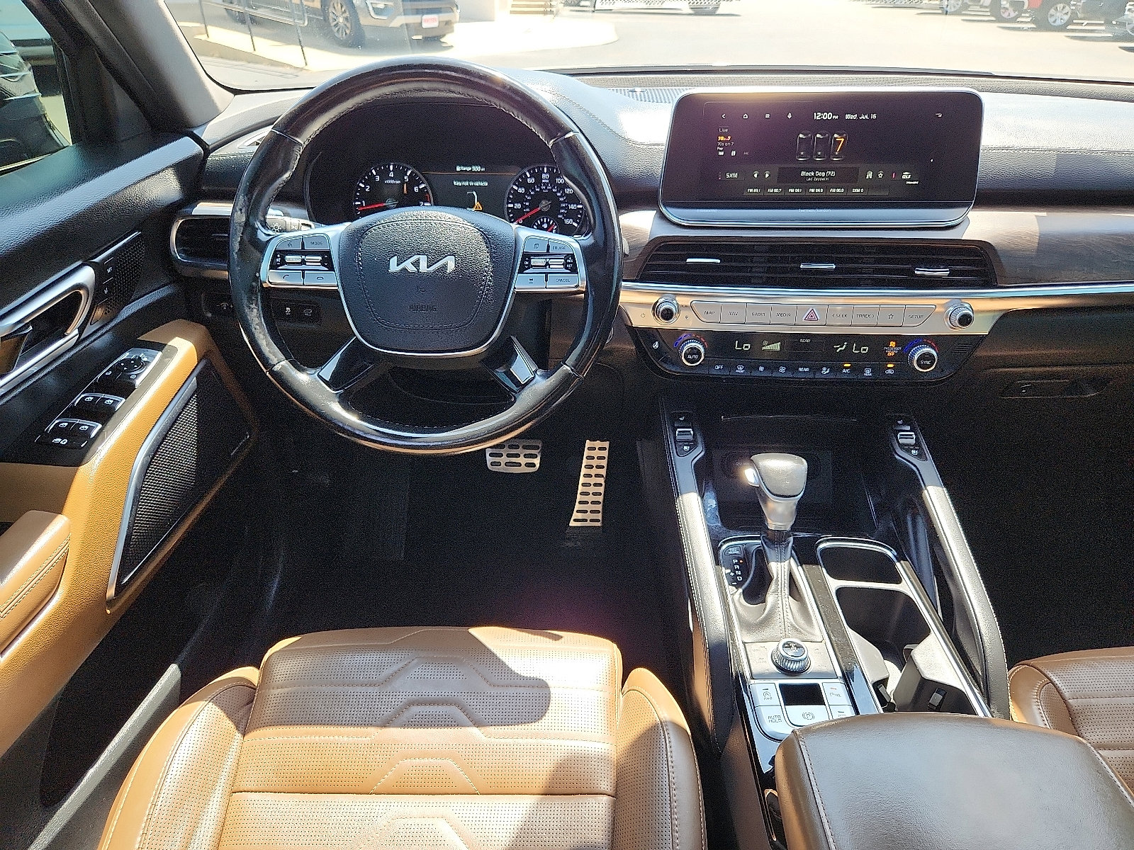 Used 2022 Kia Telluride SX w/ SX Prestige Package image 9