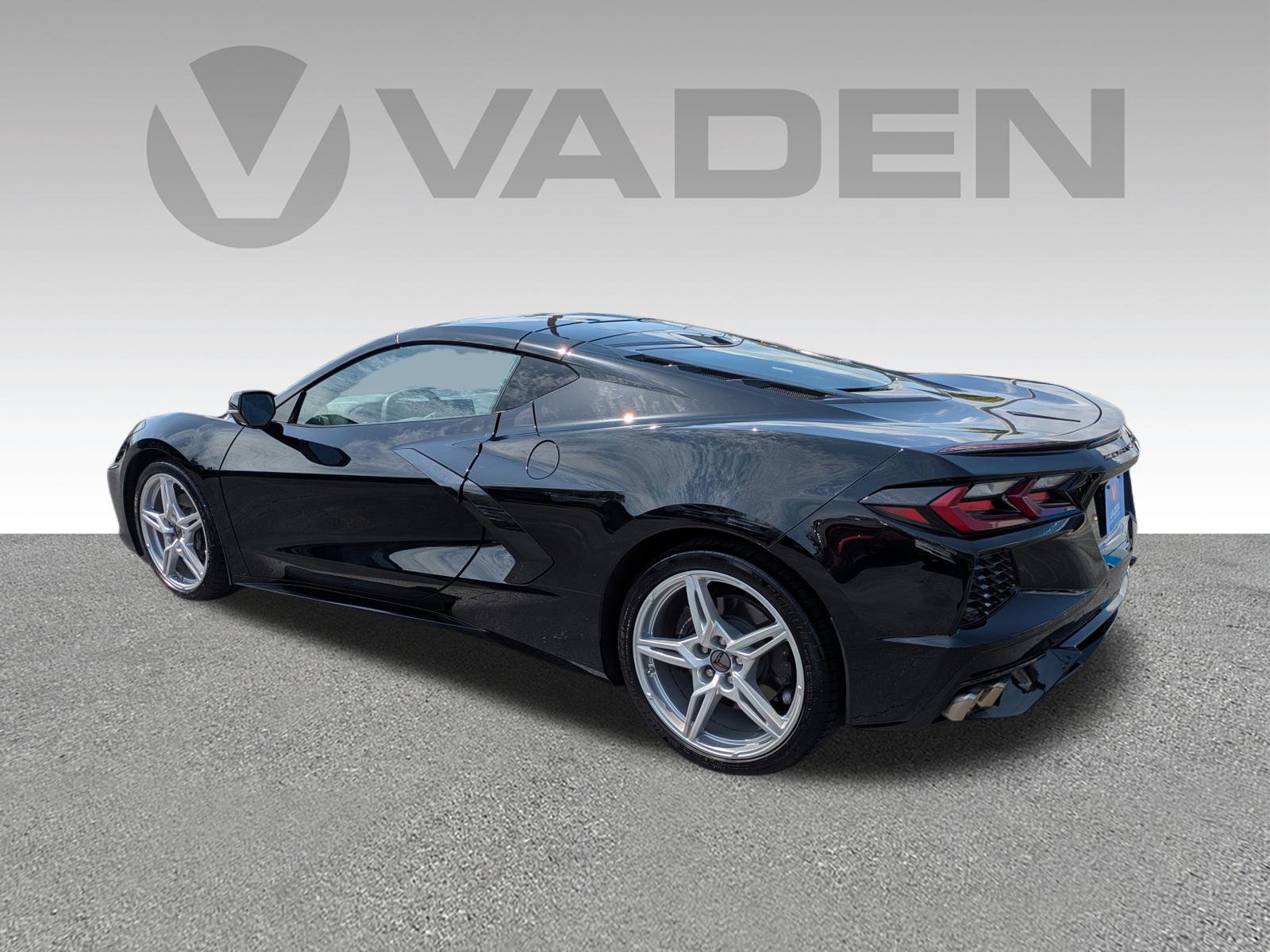 Used 2025 Chevrolet Corvette Stingray Coupe w/ 1LT RWD image 24