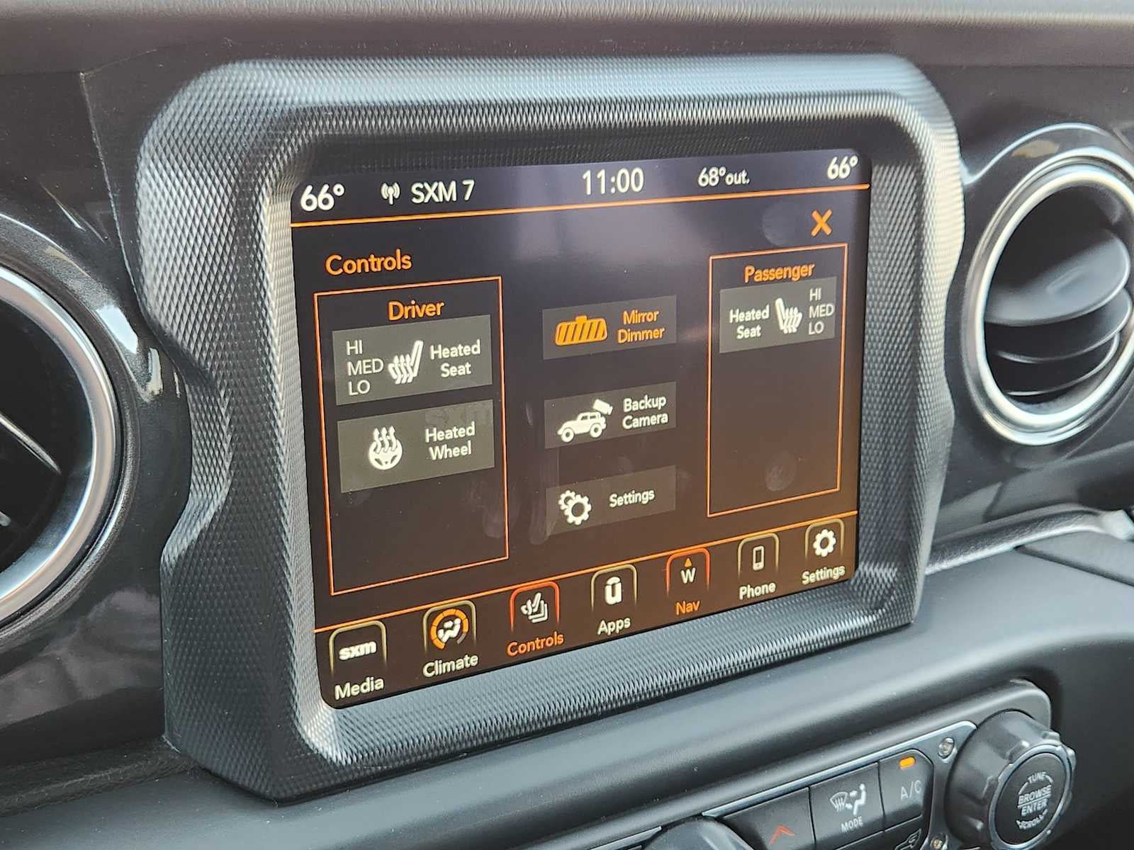 Used 2023 Jeep Wrangler Unlimited Sahara AWD/4WD image 21
