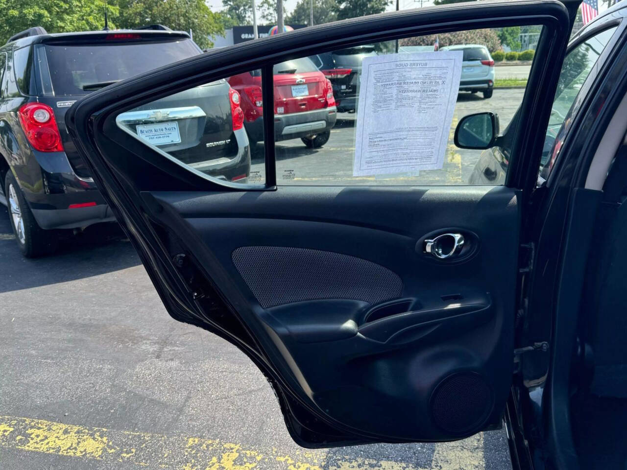 Used 2014 Nissan Versa SV w/ Convenience Package image 11