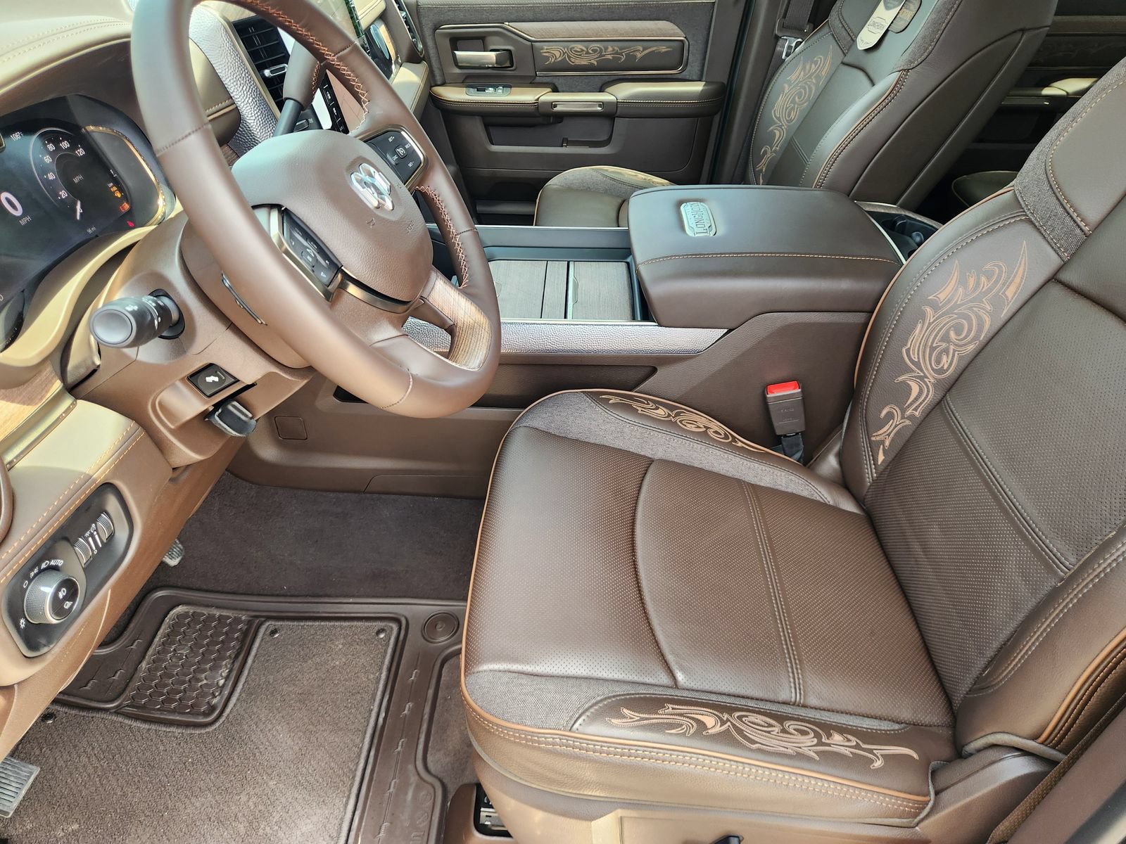 New 2026 RAM 2500 Limited AWD/4WD image 13