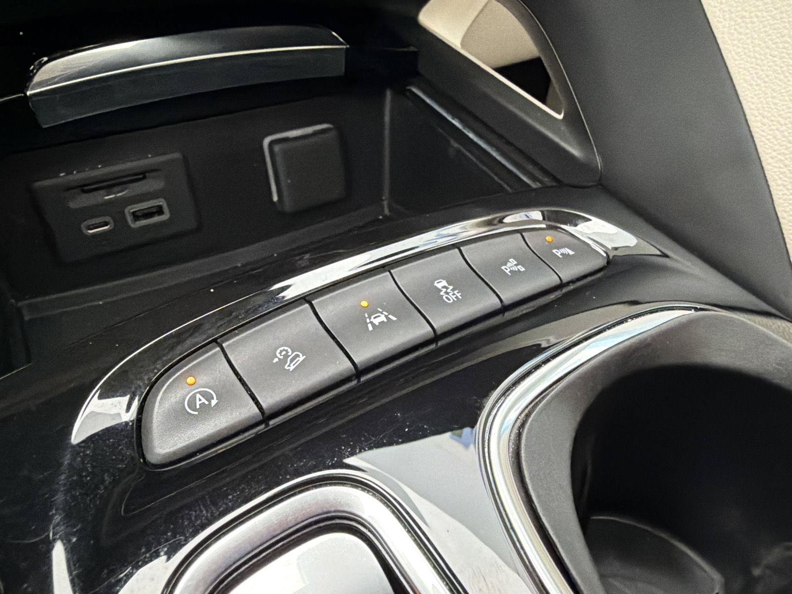 Used 2023 Buick Envision Avenir AWD/4WD image 33
