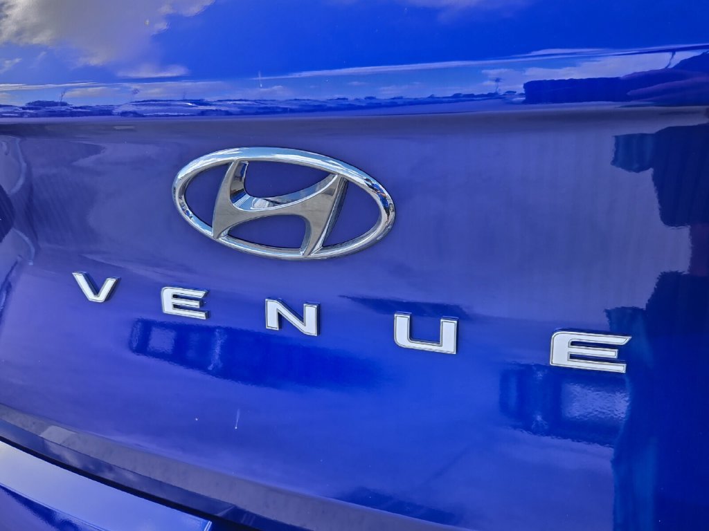 Certified 2024 Hyundai Venue SEL FWD image 9