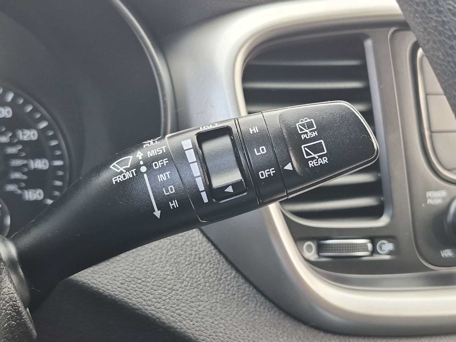 Used 2018 Kia Sorento FWD V6 image 24