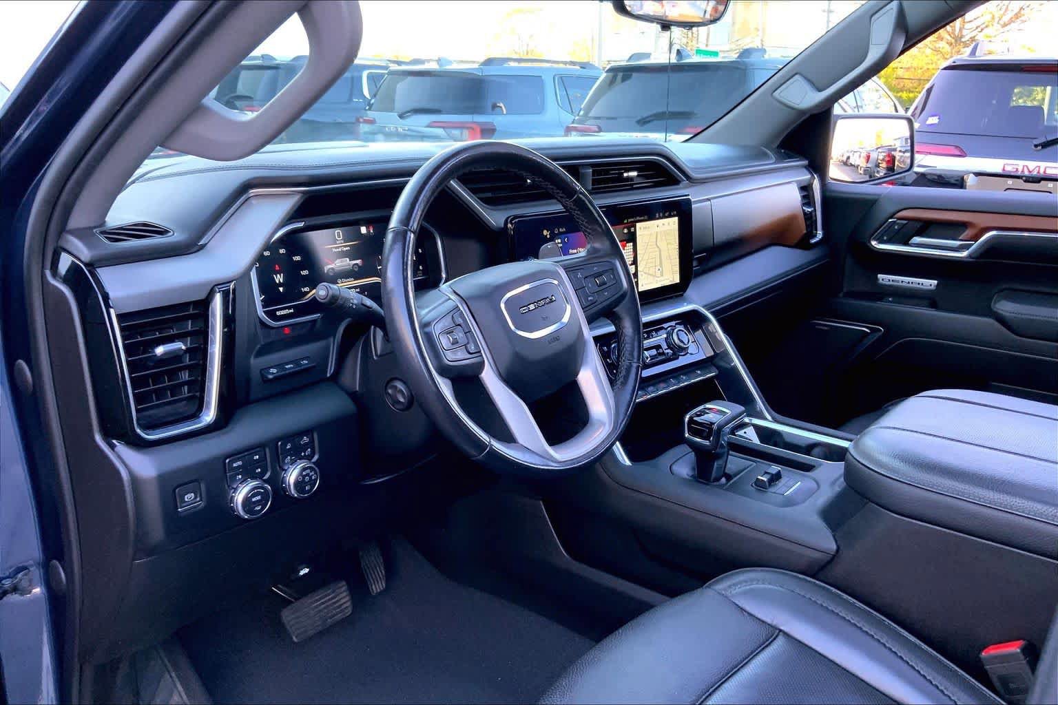 Used 2023 GMC Sierra 1500 Denali w/ Denali Reserve Package AWD/4WD image 14