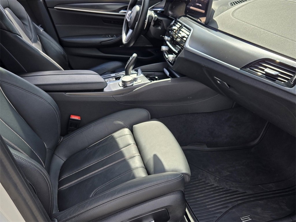 Used 2021 BMW 530i w/ M Sport Package image 16
