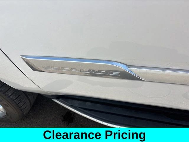 Used 2018 Cadillac Escalade ESV Luxury AWD/4WD image 49