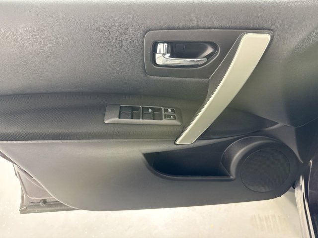 Used 2015 Nissan Rogue S w/ Convenience Package AWD/4WD image 19