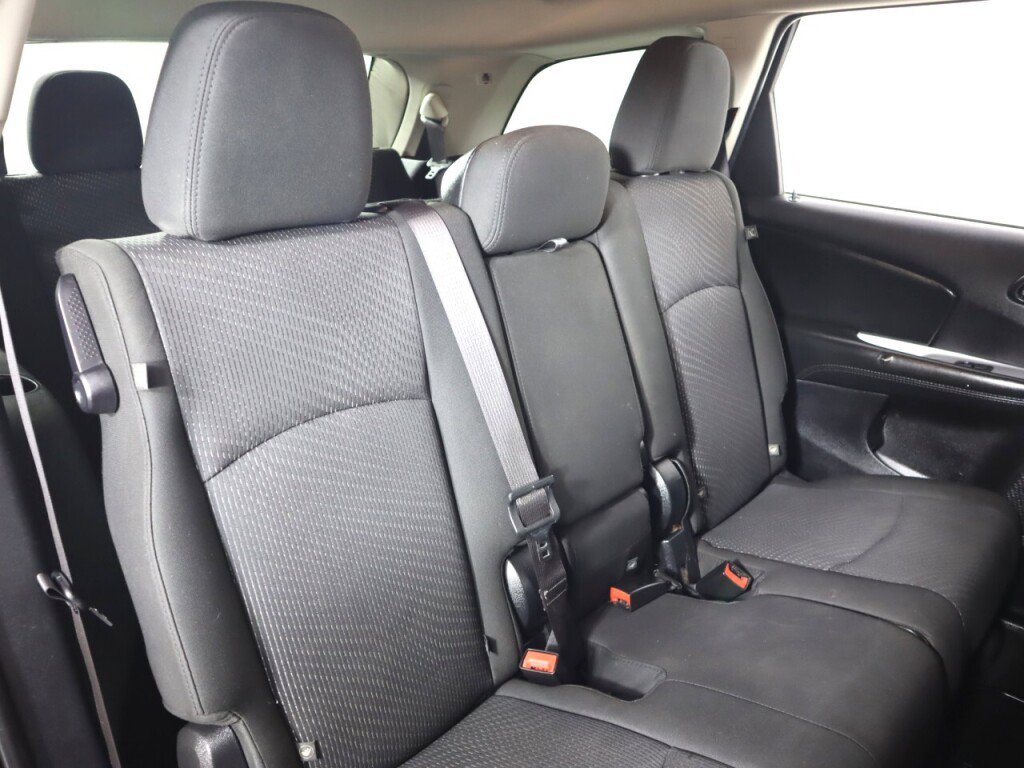 Used 2019 Dodge Journey SE image 32