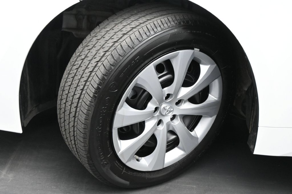 Used 2023 Toyota Corolla LE FWD image 19