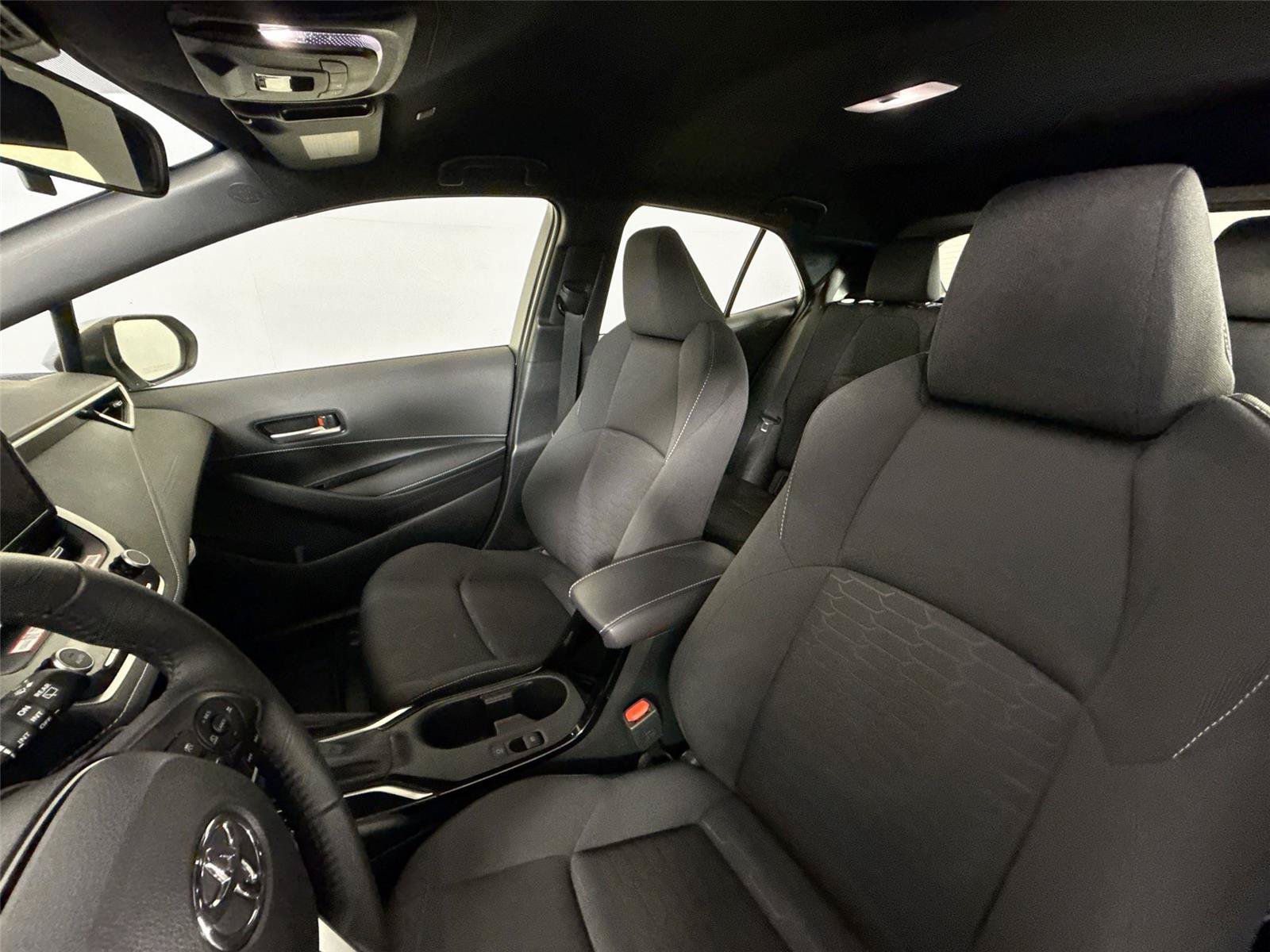 Certified 2025 Toyota Corolla SE FWD image 3