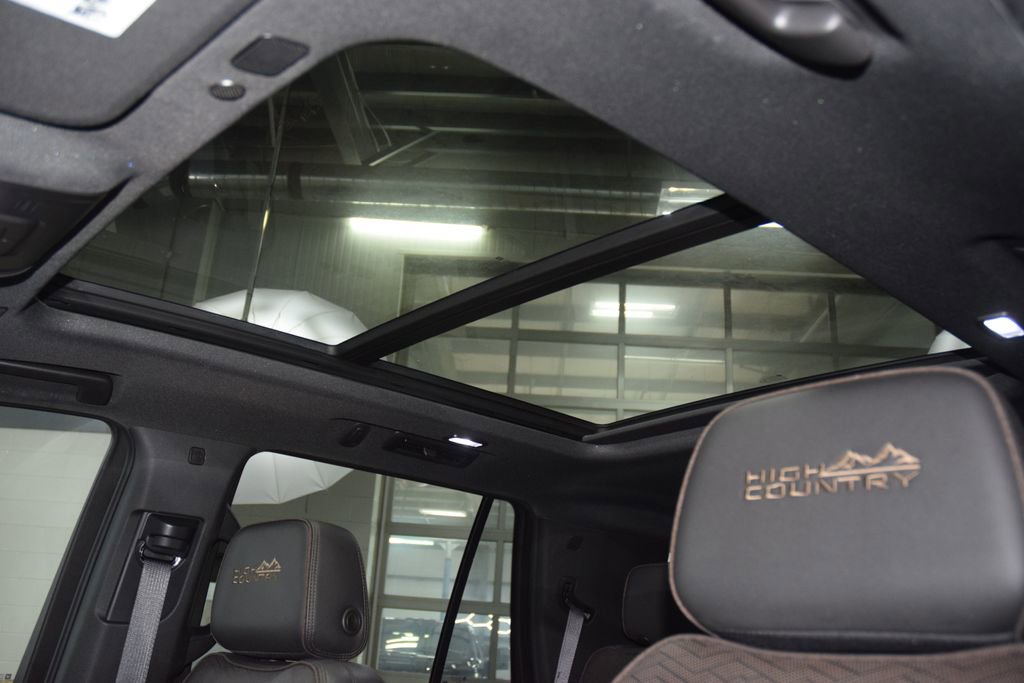 Used 2022 Chevrolet Tahoe High Country AWD/4WD image 50