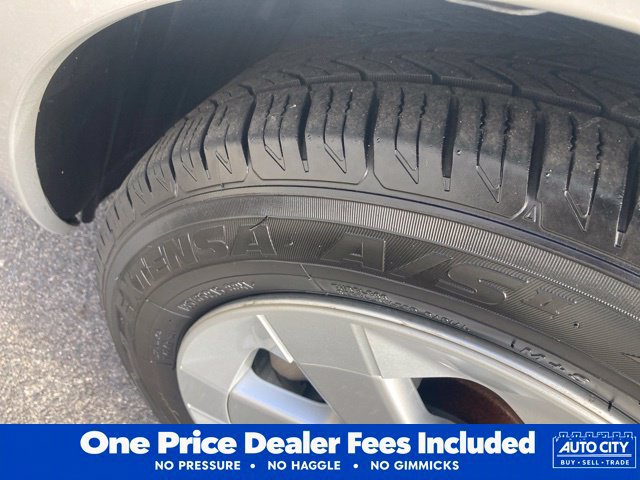Used 2007 Toyota Prius w/ Pkg 1 FWD image 16