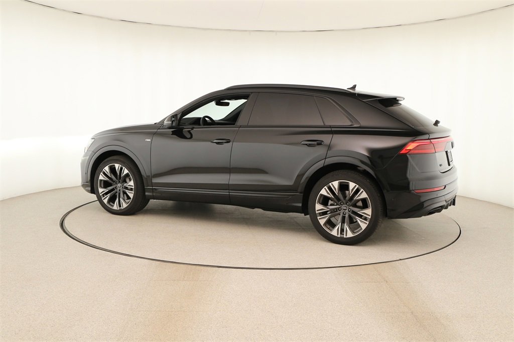 Used 2025 Audi Q8 Prestige w/ Prestige Package image 3