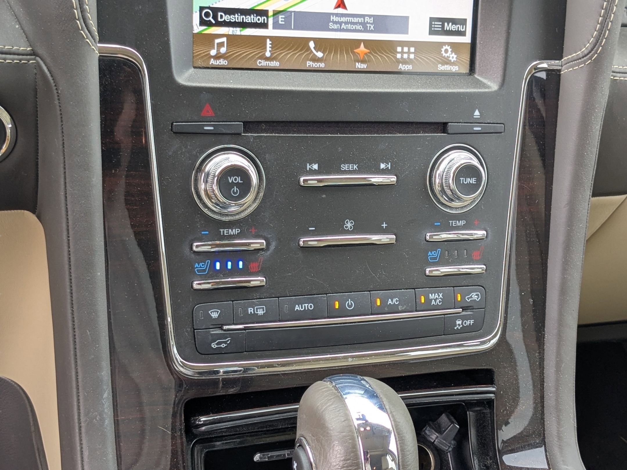 Used 2017 Lincoln Navigator Reserve RWD image 19
