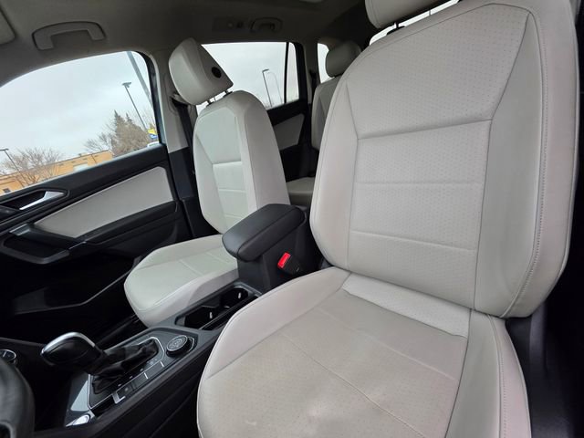Used 2020 Volkswagen Tiguan SE w/ Panoramic Sunroof Package image 24