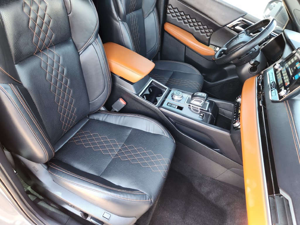 Used 2023 Mitsubishi Outlander 4WD Plug-In Hybrid image 11