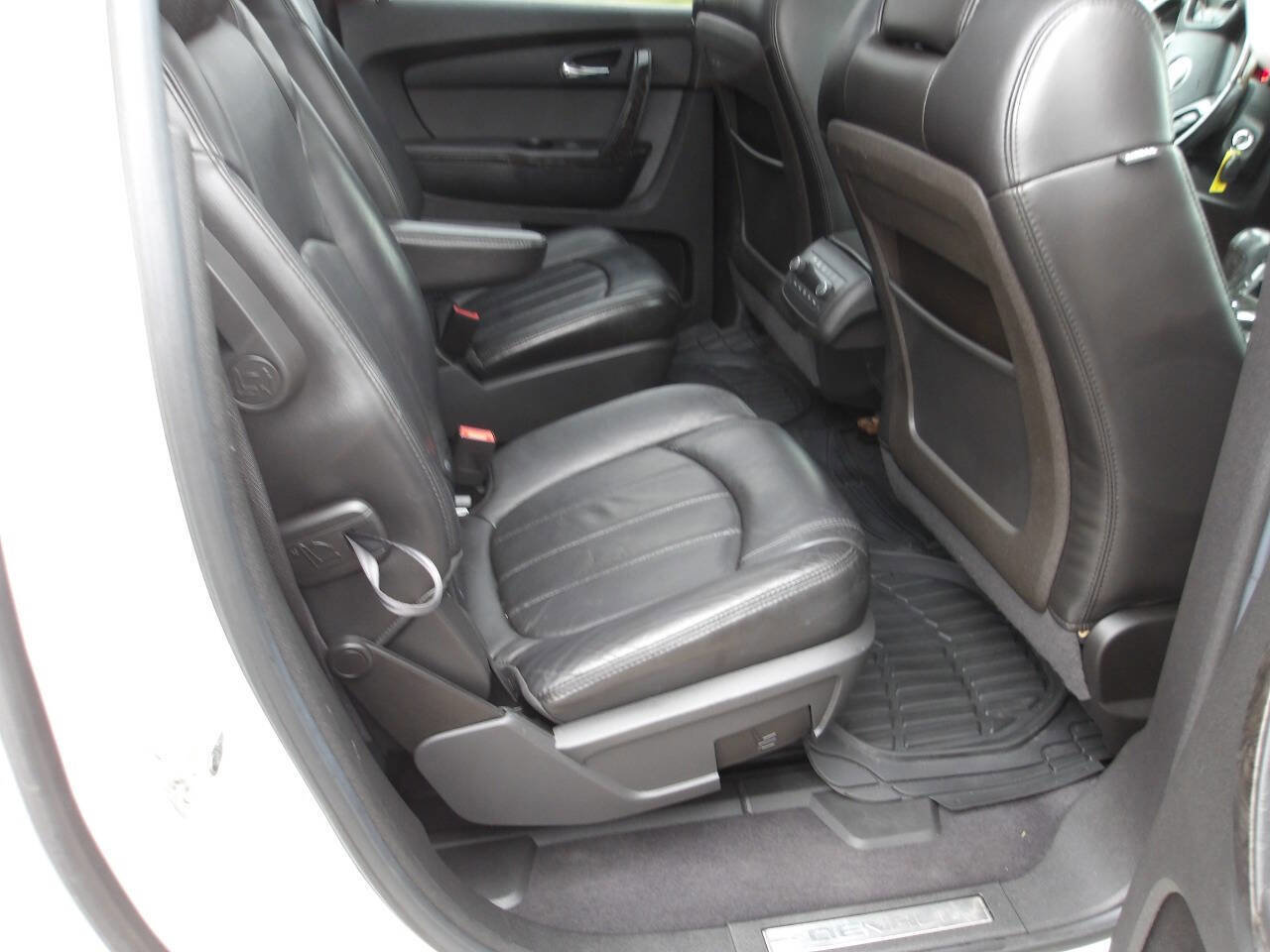 Used 2011 GMC Acadia Denali image 26