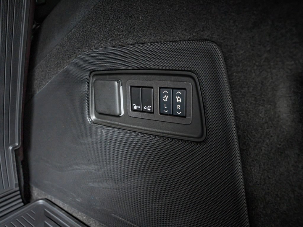 Used 2024 Cadillac Escalade Sport Platinum w/ Heavy-Duty Trailer Package AWD/4WD image 47