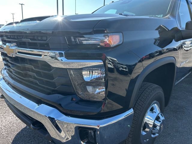 New 2026 Chevrolet Silverado 3500 LT w/ Convenience Package image 9