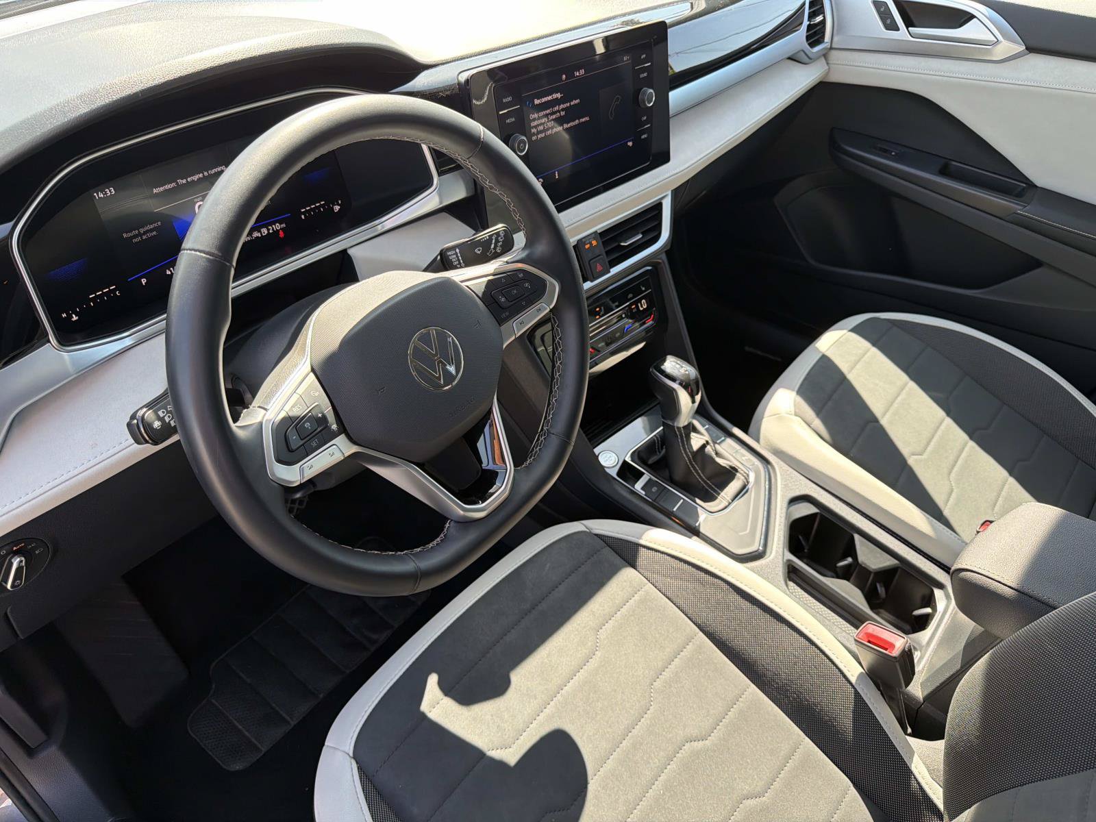 Used 2025 Volkswagen Taos SE FWD image 7