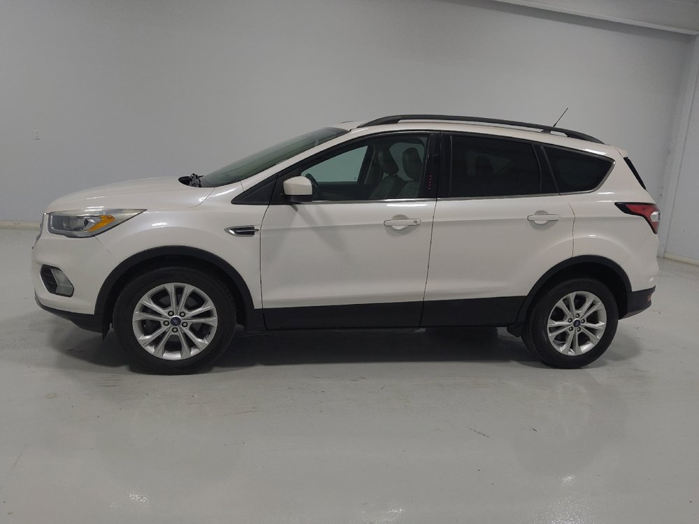 Used 2018 Ford Escape SEL FWD image 2