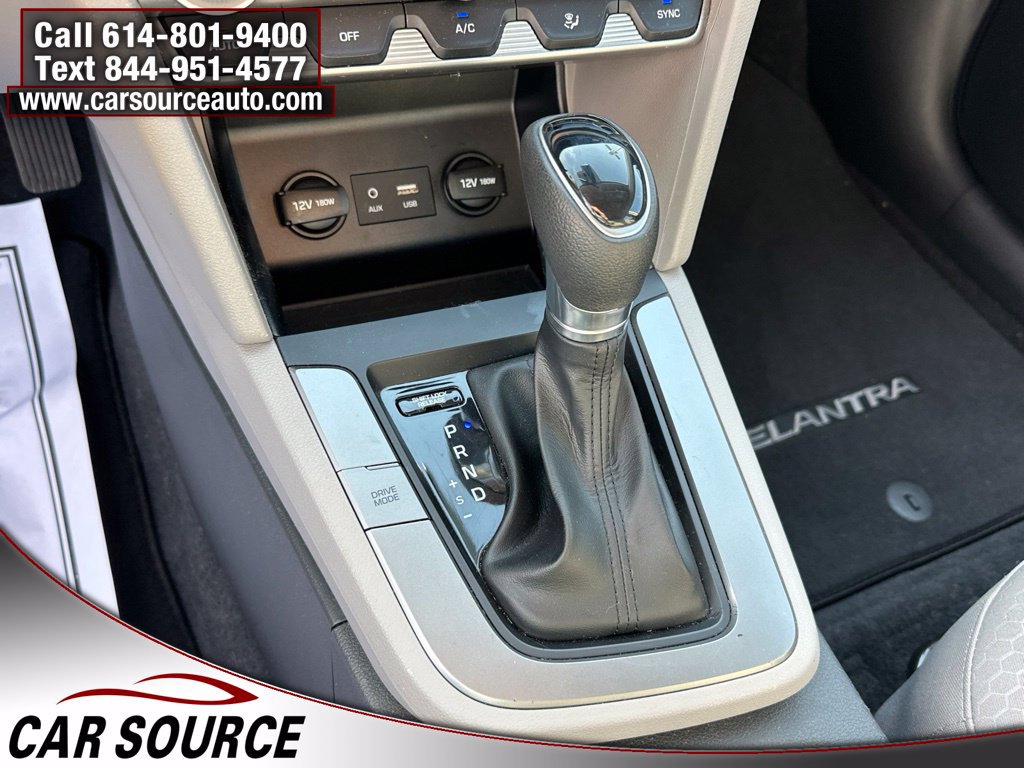 Used 2020 Hyundai Elantra SE FWD image 20