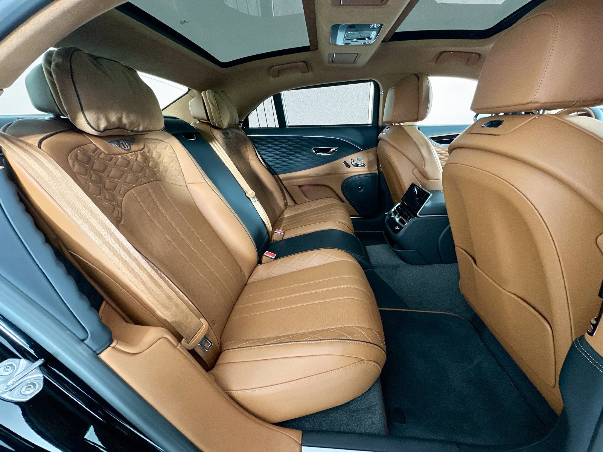 Certified 2024 Bentley Flying Spur W12 image 26