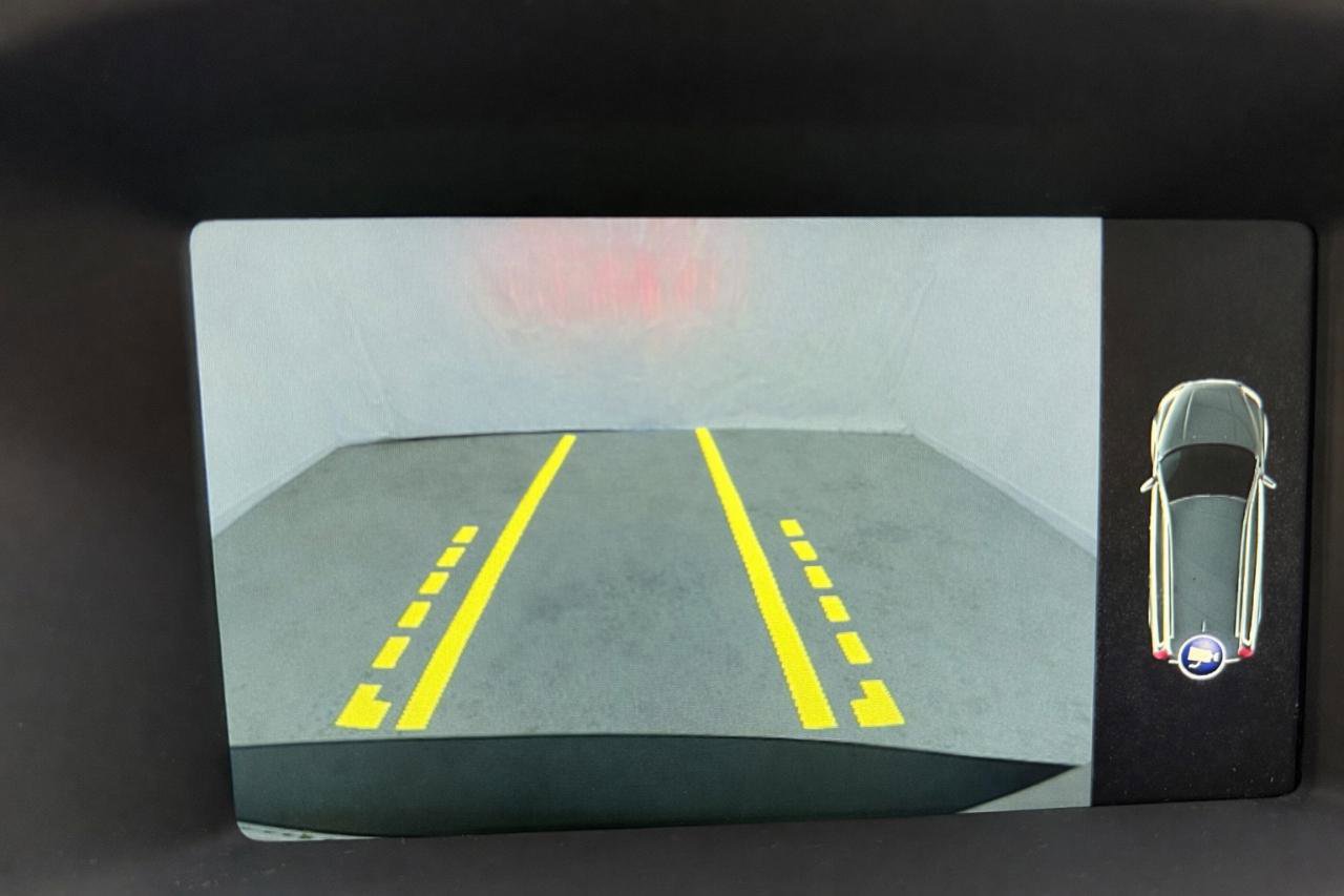 Used 2016 Volvo XC70 T5 Premier w/ Proximity Package AWD/4WD image 18